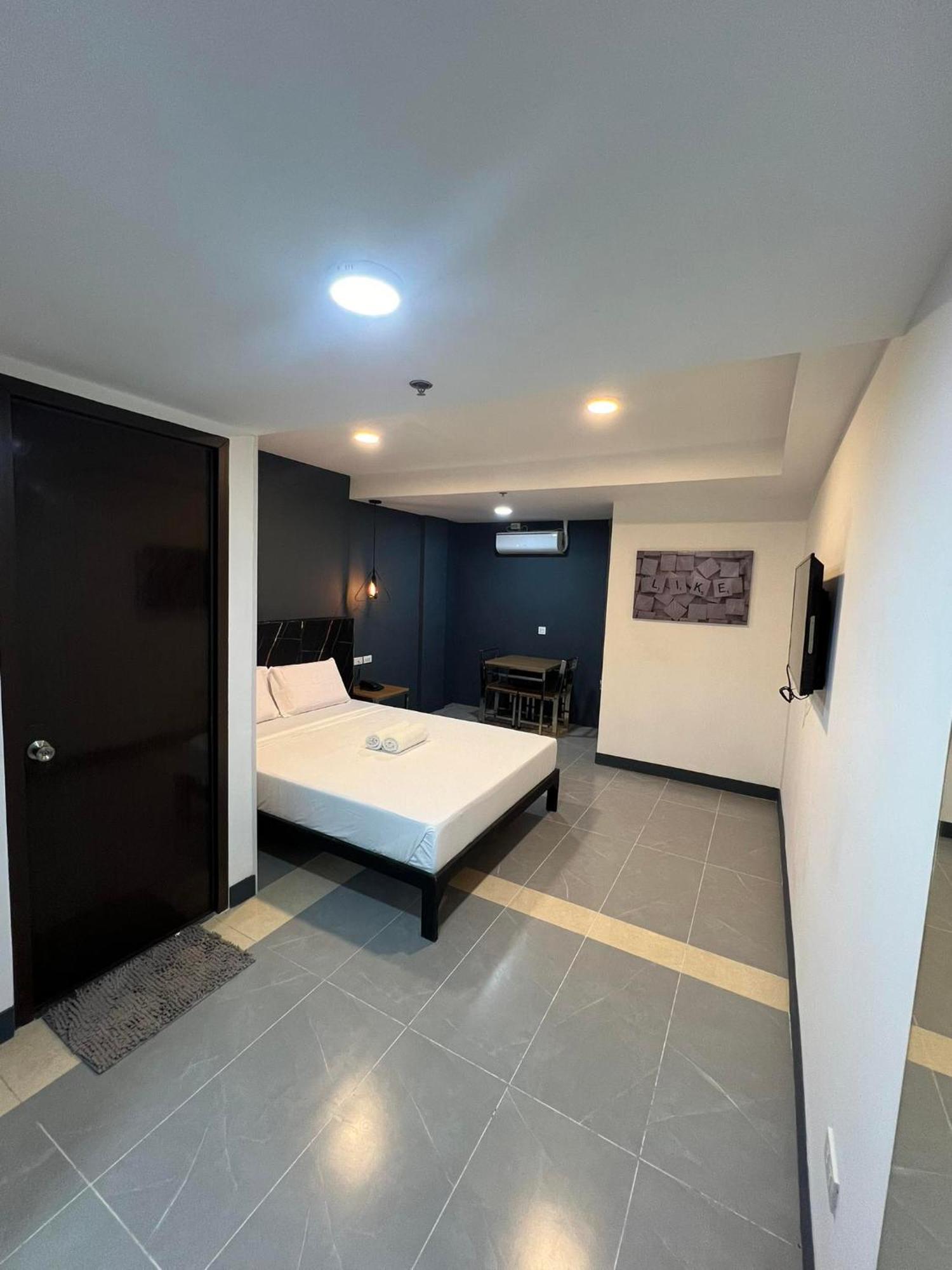 Maine City Residences Tramo Pasay Esterno foto