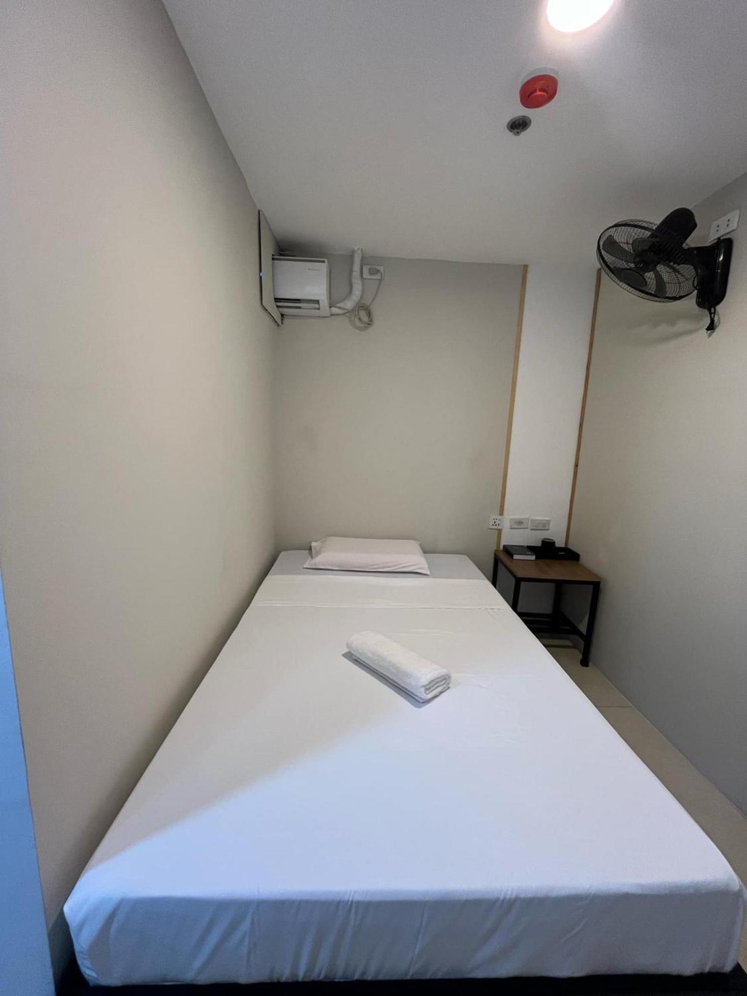Maine City Residences Tramo Pasay Esterno foto
