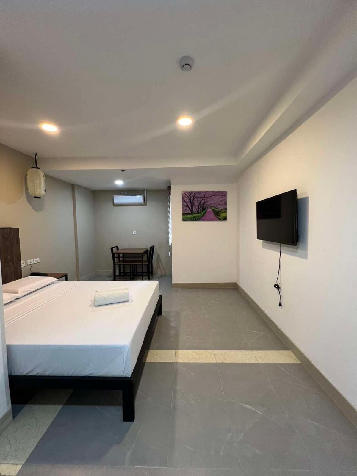 Maine City Residences Tramo Pasay Esterno foto